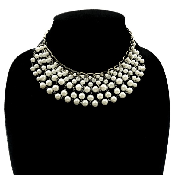 Jewelry - Pearl Statement Necklace